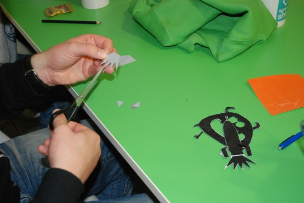 Die Motive werden gezeichnet, ausgeschnitten, ...